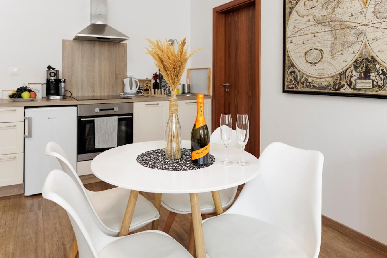 Diamond Residence In Old Town With Free Parking Μπρατισλάβα Εξωτερικό φωτογραφία